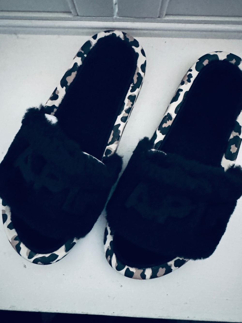 APL - ATHLETIC PROPULSION LABS SHEARLING SLIDE IN Black Shearling Slide Sz 8 NEW - Picture 6 of 6